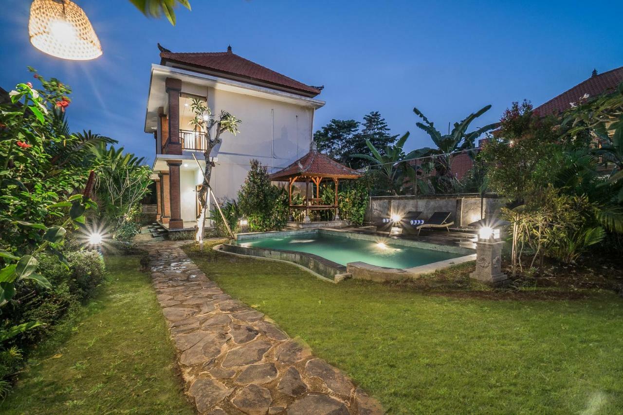 Sriwedari 40 Ubud Bagian luar foto